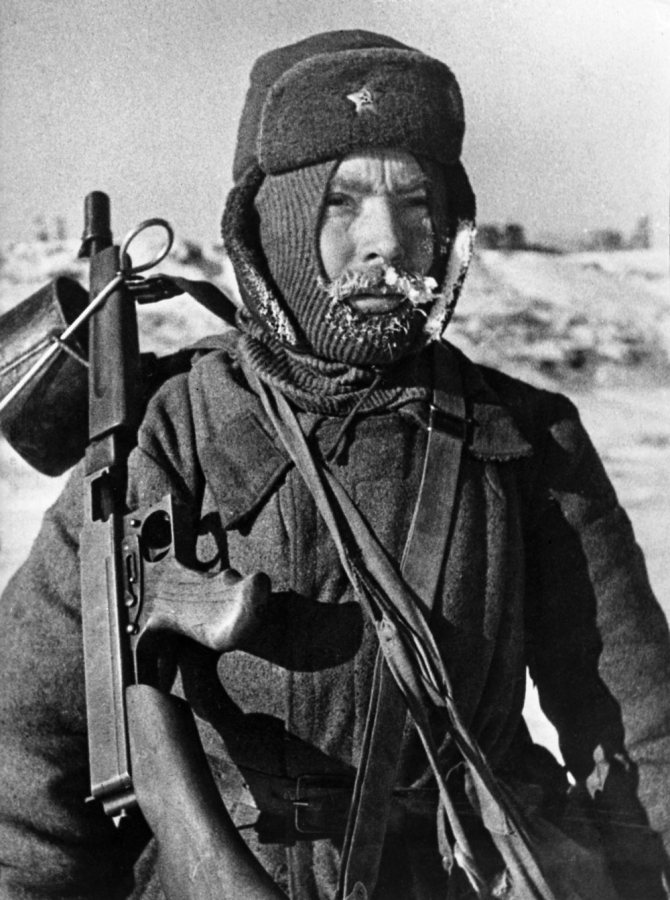 Солдат Сталинграда. 1943 год. / Георгий Зельма / РИА Новости